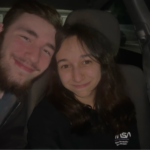 Meet your Posher, Kasandra - Picture 2 of 3